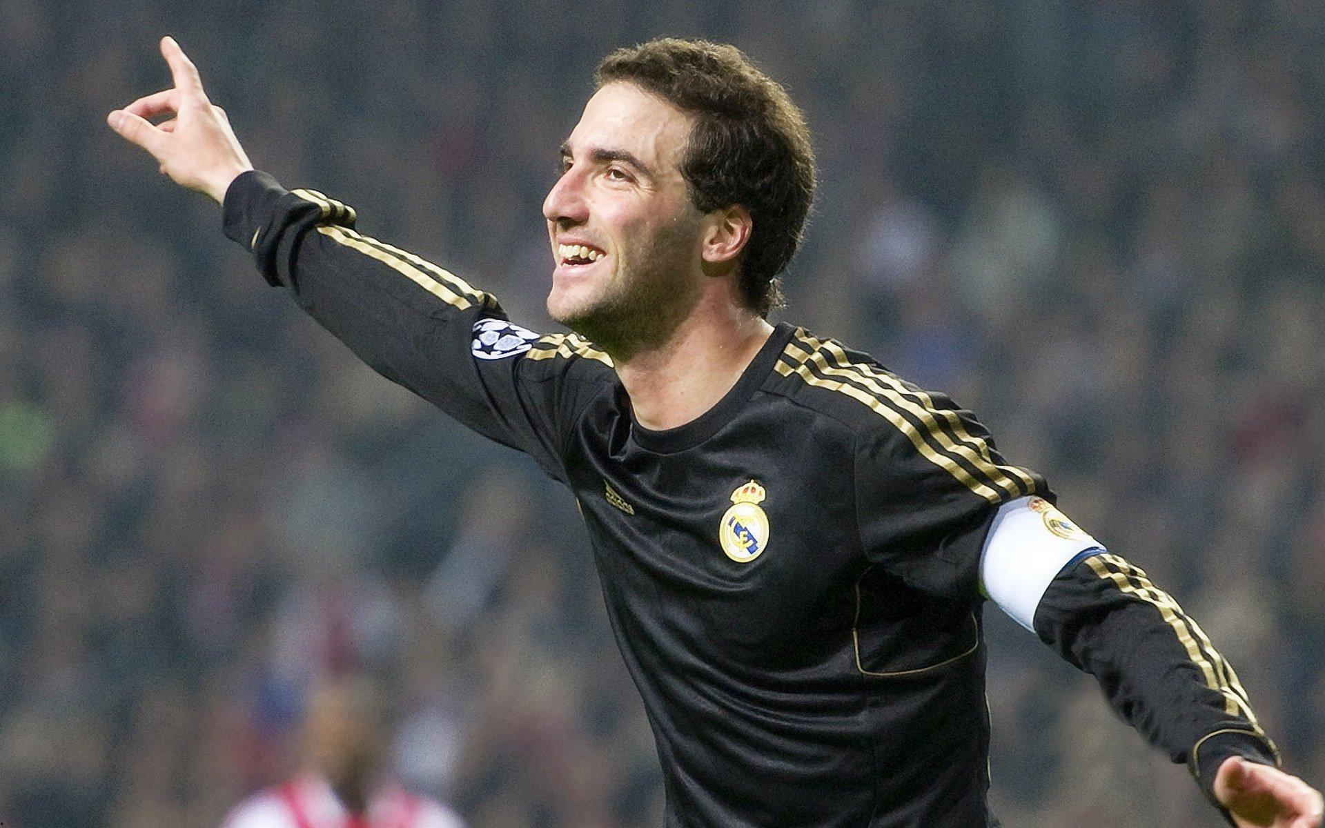 攀岩新星闪耀国际赛场 中国选手突破极限再创佳绩