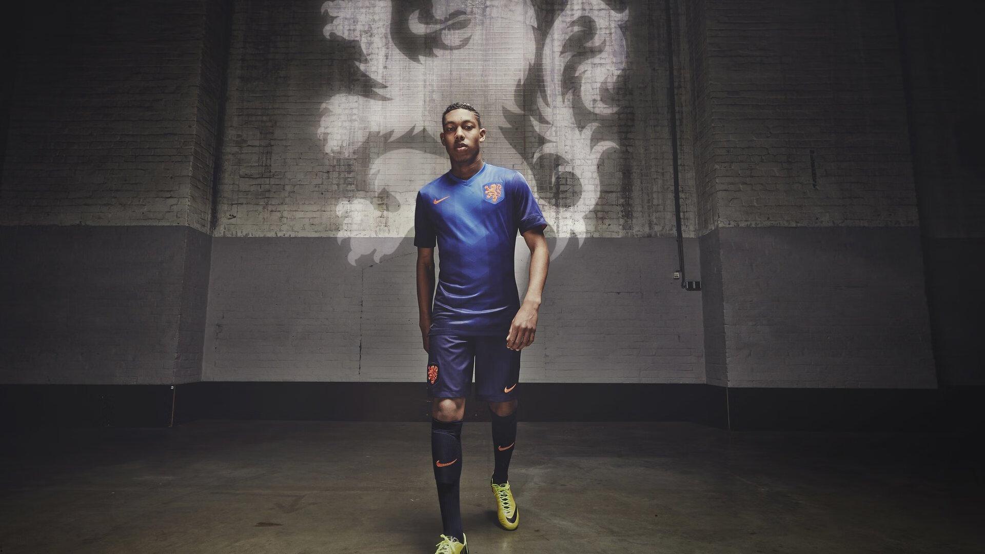 转会市场风云再起，豪门争夺战与新兴势力崛起