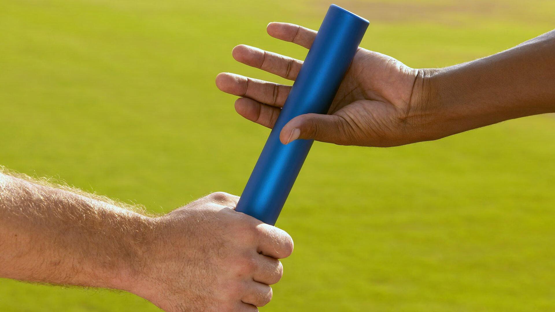 西甲联赛激战正酣，皇马巴萨上演巅峰对决