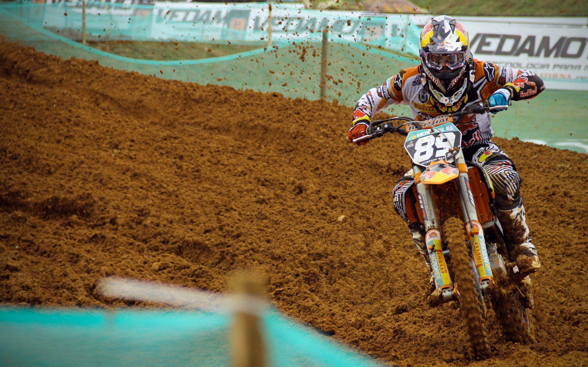 23岁新星打破尘封15年世界纪录,田径史上再添传奇